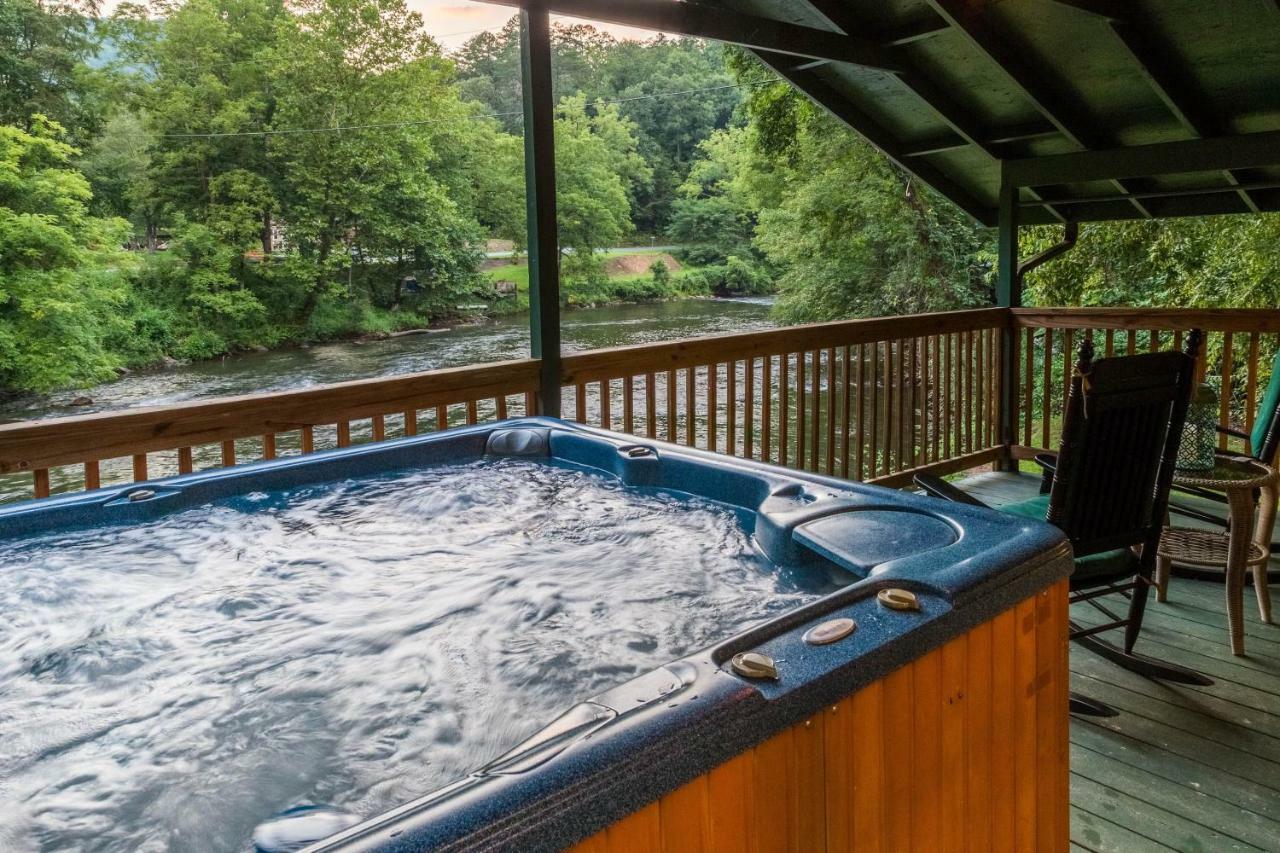 River Romance Holiday home Sylva