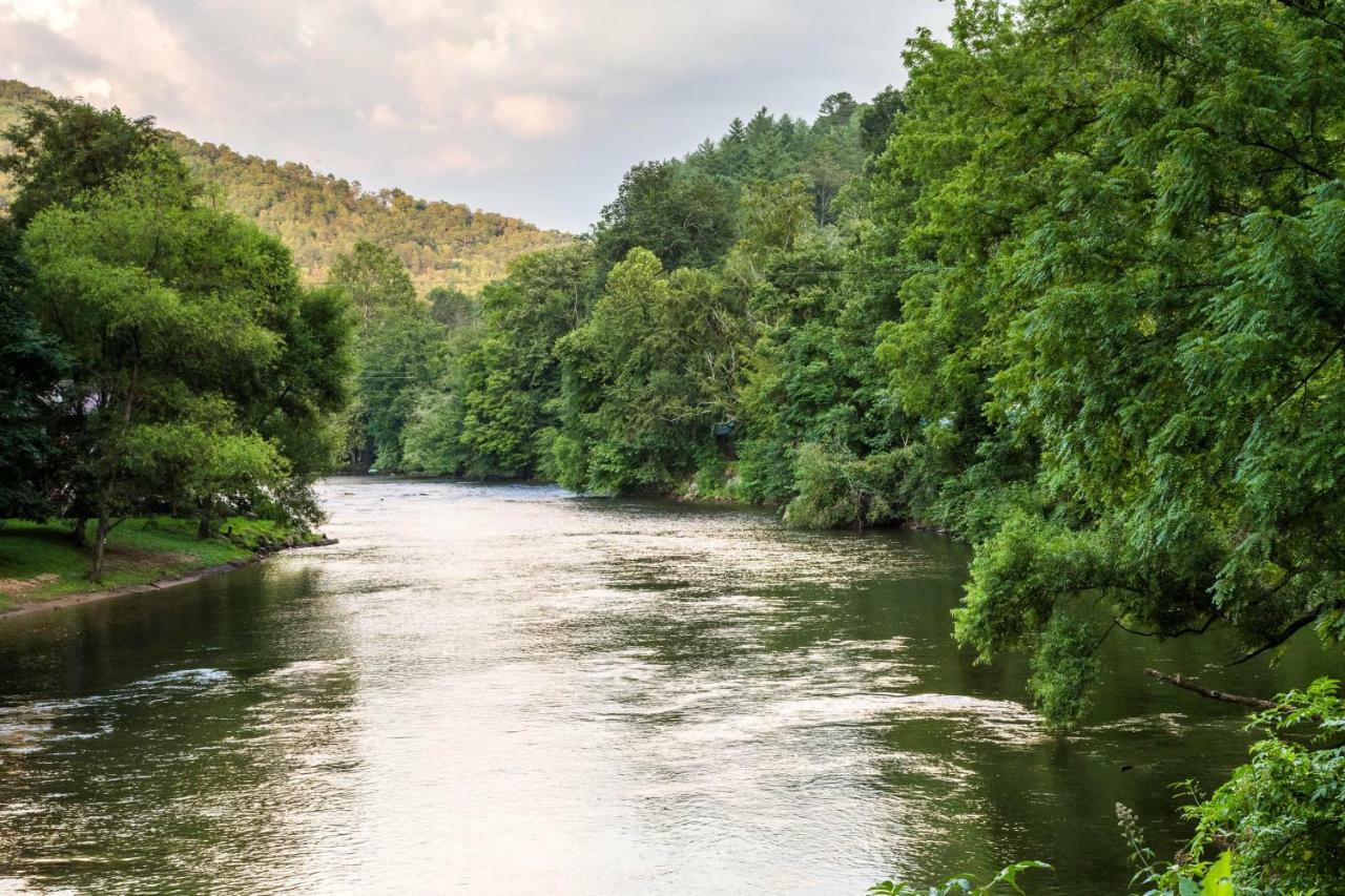 River Romance Holiday home Sylva